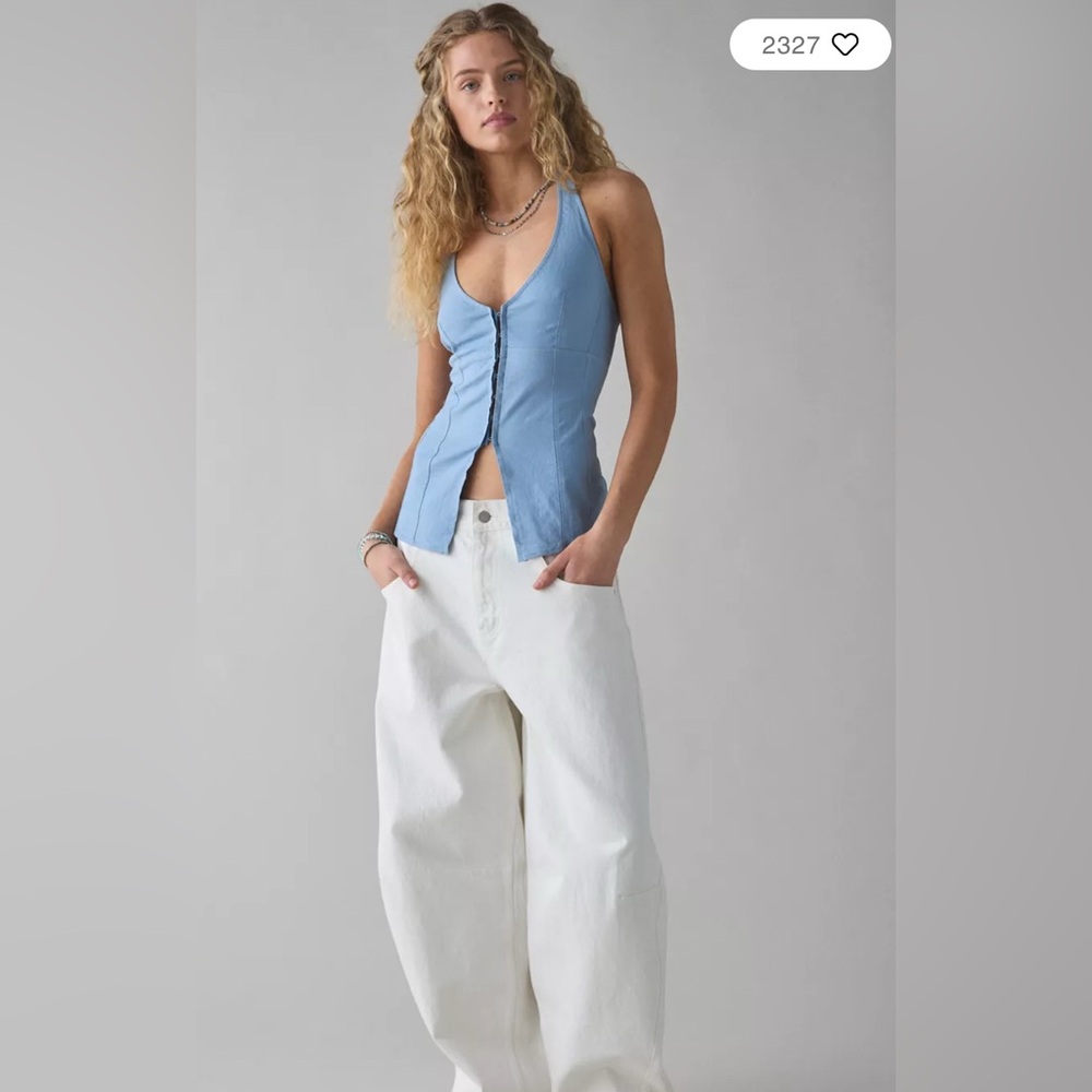 UO Sari Seamed Linen-Blend Halter Vest Top - Picture 3 of 6